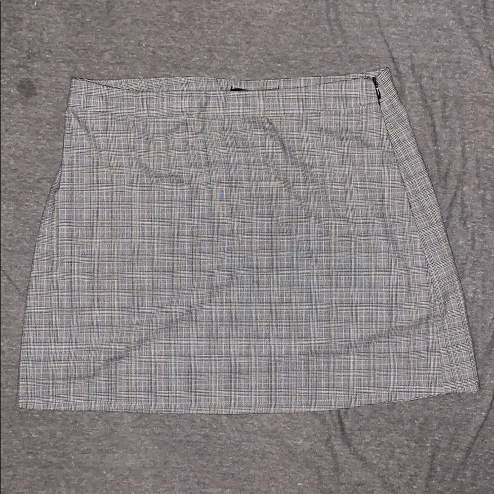 NEW FOREVER 21 PLAID SKIRT